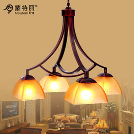 4 ไฟจี้ Wrought Iron Chandelier เหล็ก / แก้วย้อนยุคและโคมไฟระย้าแบบดั้งเดิม