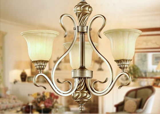 3 ไฟโมเดิร์นเหล็กไฟ Chandelier / โคมไฟจี้ด้วยเฉดสีสำหรับ Villa