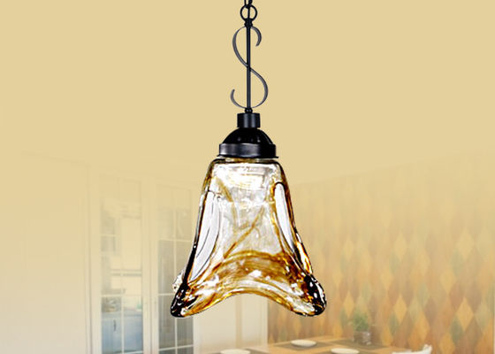 โคมไฟระย้าแบบดั้งเดิม Wrought Iron Chandelier / วินเทจสีเหลืองอำพันแก้วจี้