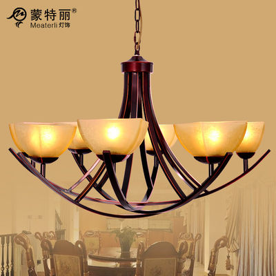 8 หัวร่วมสมัย Wrought Iron Chandelier ดำหมองคล้ำบอร์โดซ์ด้านข้างเช็ด