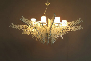 โคมไฟไม้ยางพาราสีขาวแมนชั่น Chandelier ไฟ Splendor สำหรับวิลล่าหรู