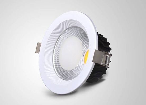 โคมหล่อ Die 25Watt LED ดาวน์ไลท์ Ra 80 IP45 ร้อน White หรี่แสงได้สำหรับสตูดิโอ